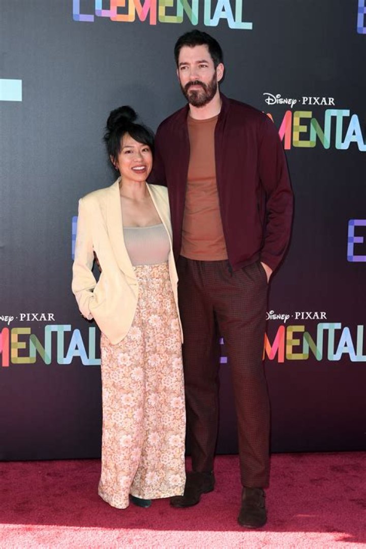 Drew Scott's Wife: Understanding the Cancer Type She Battled