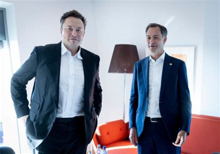 How Tall is Elon Musk in Feet and Inches? Unveiling the Truth Behind the Tech Mogul's Height