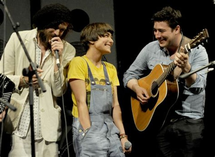 Jade Castrinos: The Voice Behind Edward Sharpe and the Magnetic Zeros