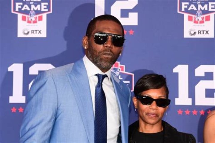 Randy Moss Wife: A Comprehensive Look into the Life of the NFL Legend's Better Half