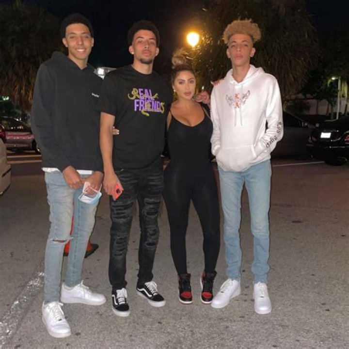 Sam Goldberg Wife: A Deep Dive into His Personal Life and Family