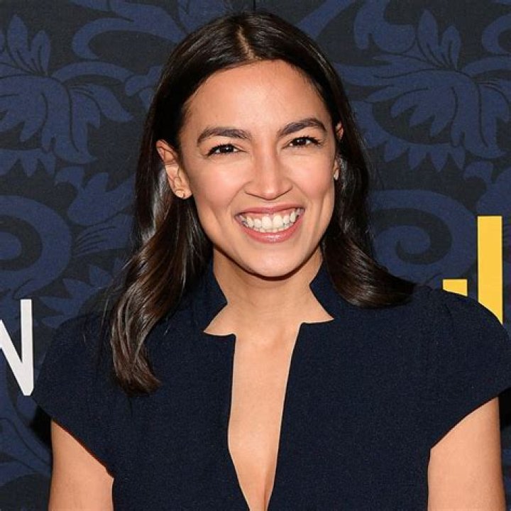 What is AOC Net Worth? Unveiling Alexandria Ocasio-Cortez's Financial Standing
